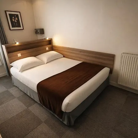 Cosmos Hotel 2*