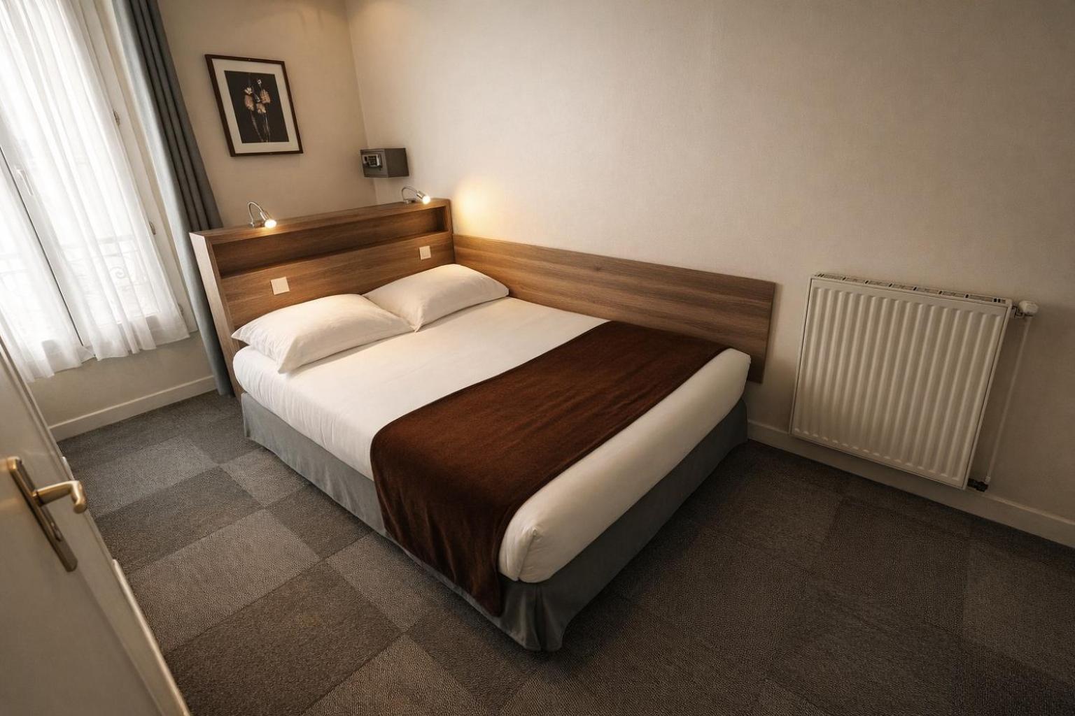 Cosmos Hotel 2*